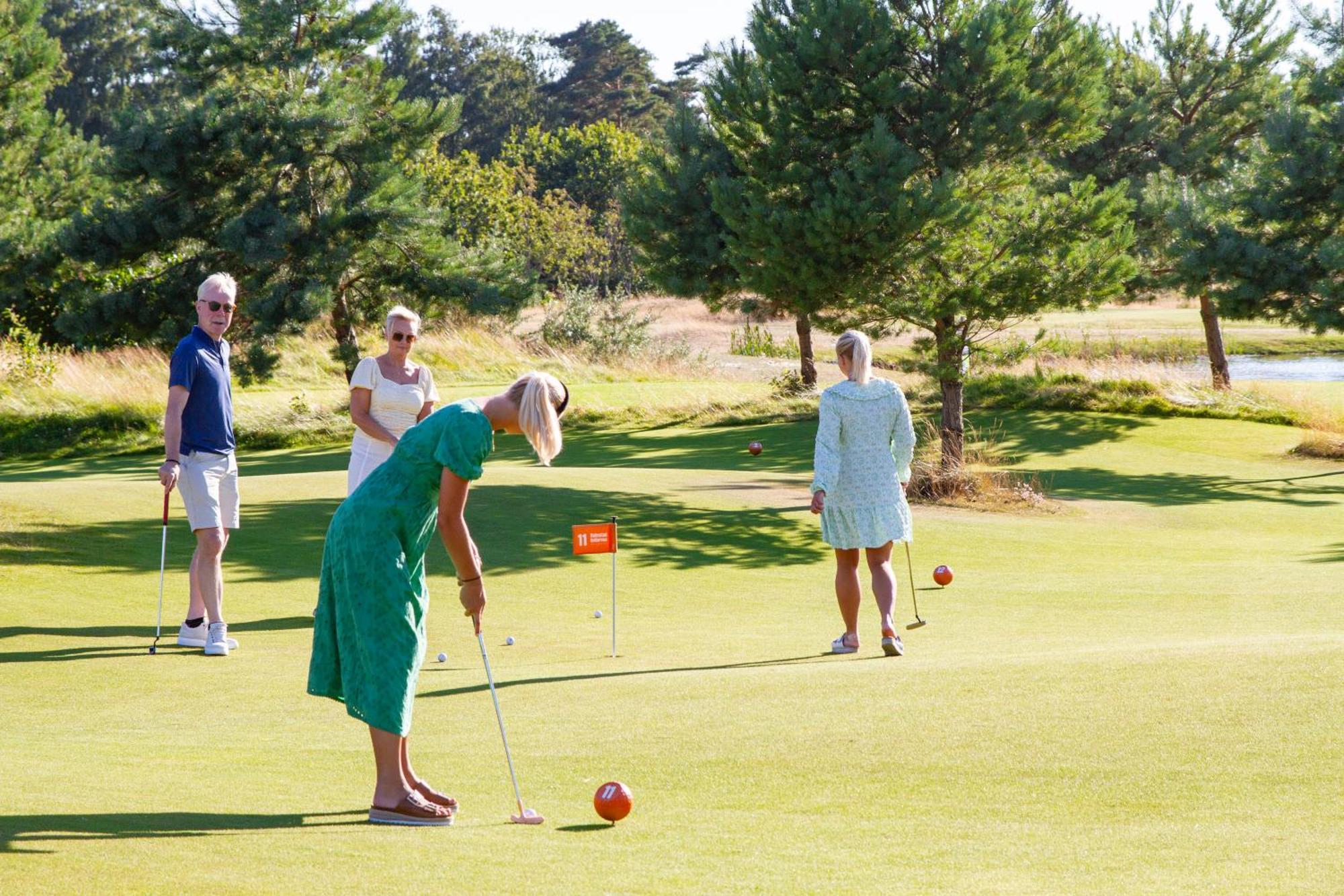 Halmstad Golfarena Stugor ภายนอก รูปภาพ